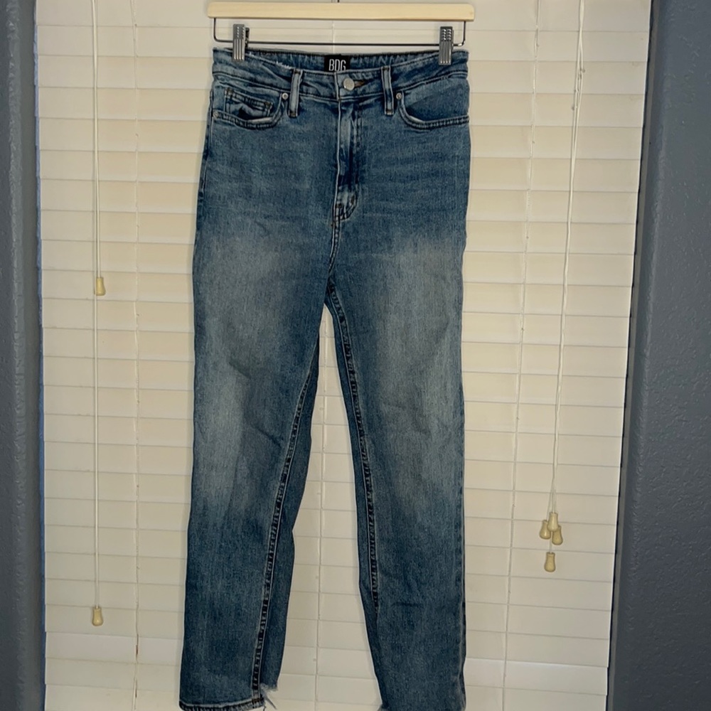 Urban Outfitter BDG light wash denim jeans size 28